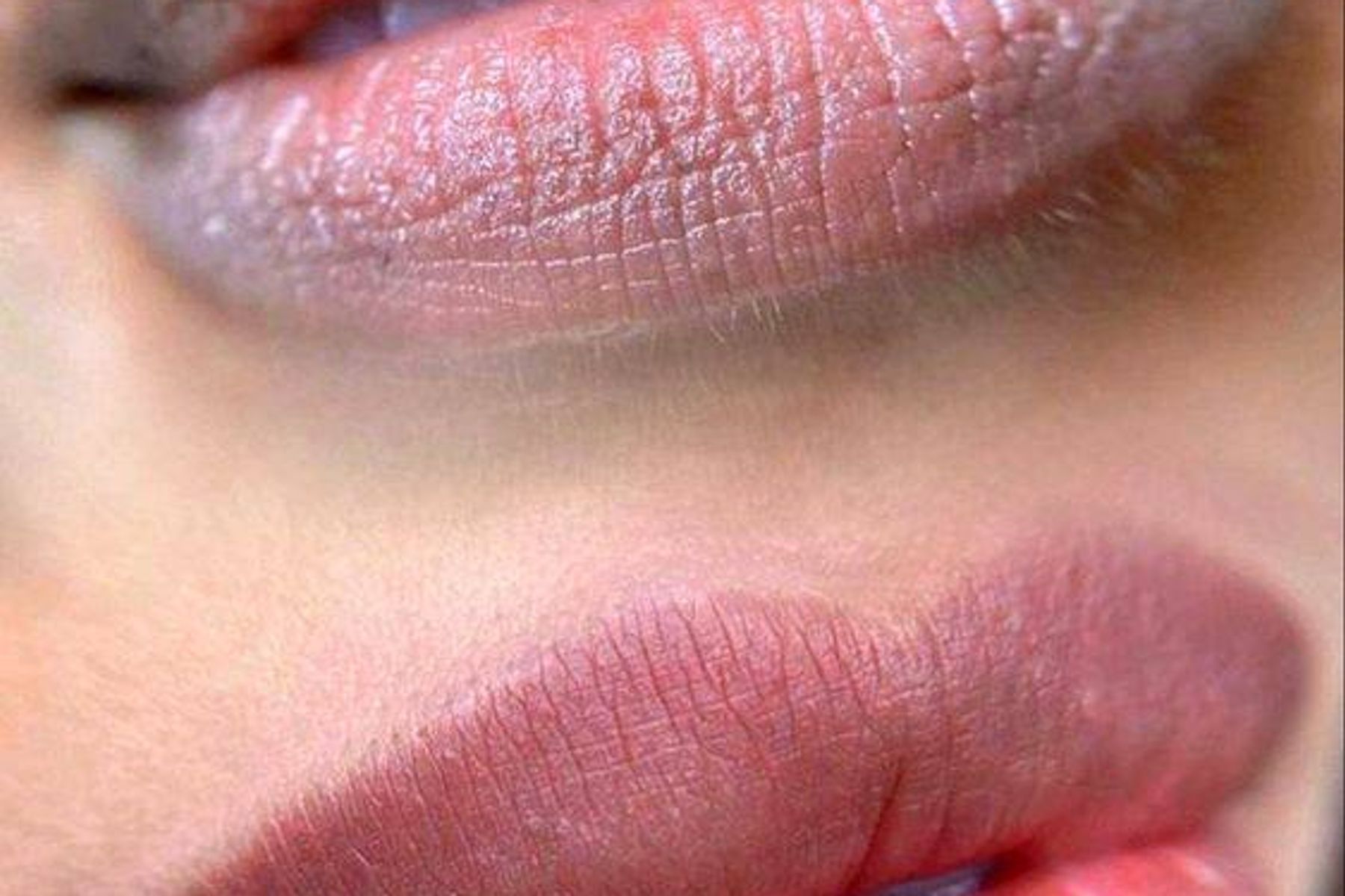Sublimez votre beauté avec le maquillage permanent des lèvres : Tout ce qu'il faut savoir sur le lip blushing