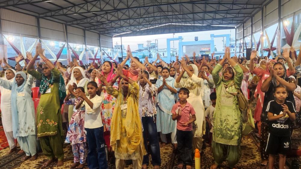Attendees reported a strong spiritual atmosphere throughout the event