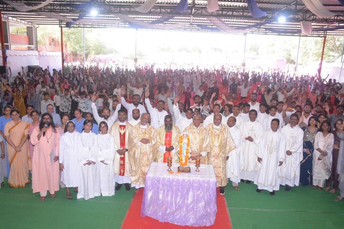 The celebration brought together priests, religious, catechists and faithful from across the deanery in a spirit of communion and fellowship.