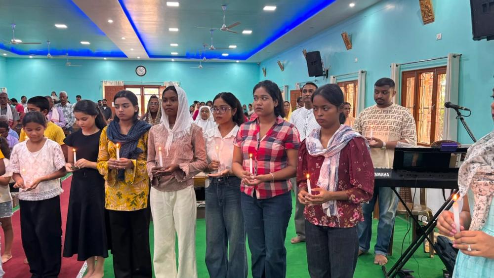 The faithful gathered in unity to pray for the youth of India