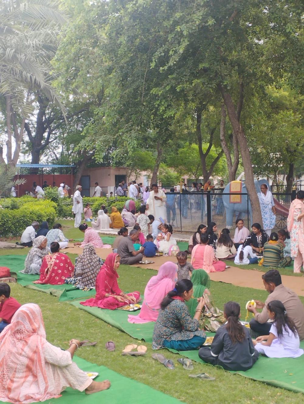 The celebration concluded with langar served to all