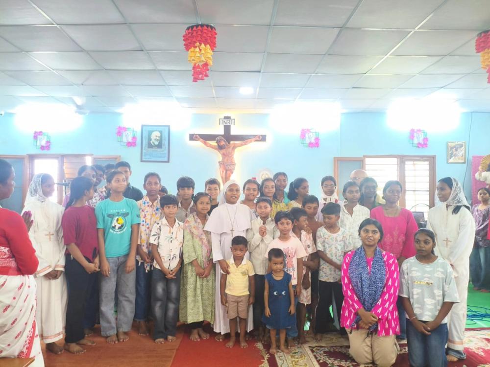 Expressing her gratitude, Sr. Anisha thanked Fr. Lancy Paul, her CSS community, the parishioners, and especially the catechism children for their love, support, and prayers