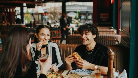 4 Surcharges You Will See In Australia When Eating Out