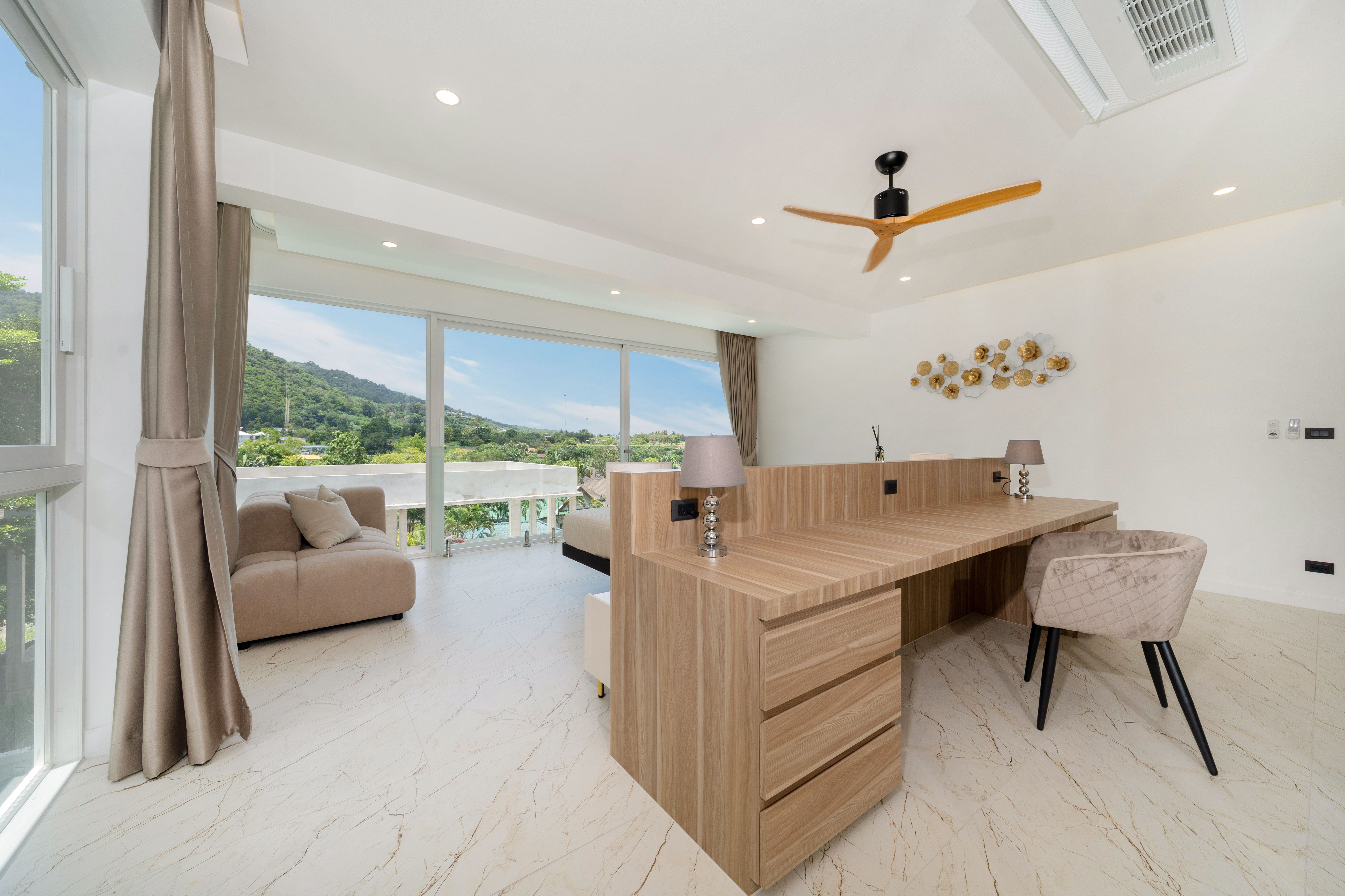 Villa naya office room