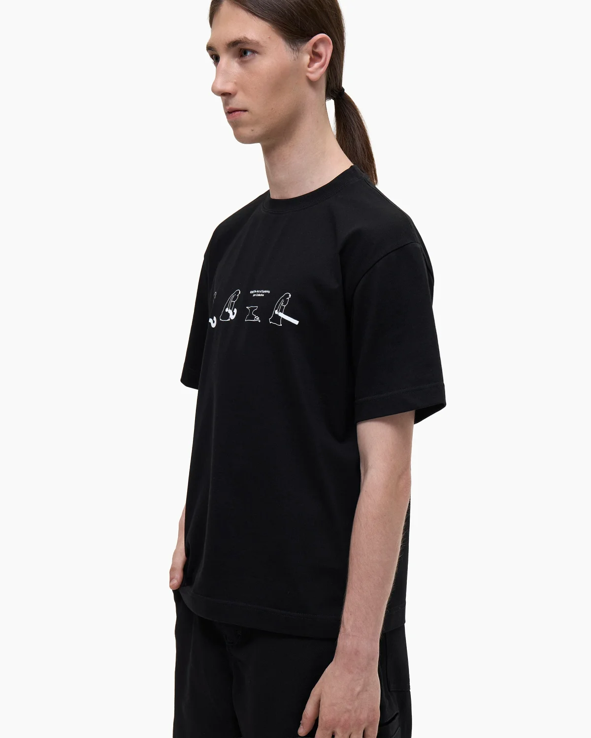 Tee ‘Solution’ Black