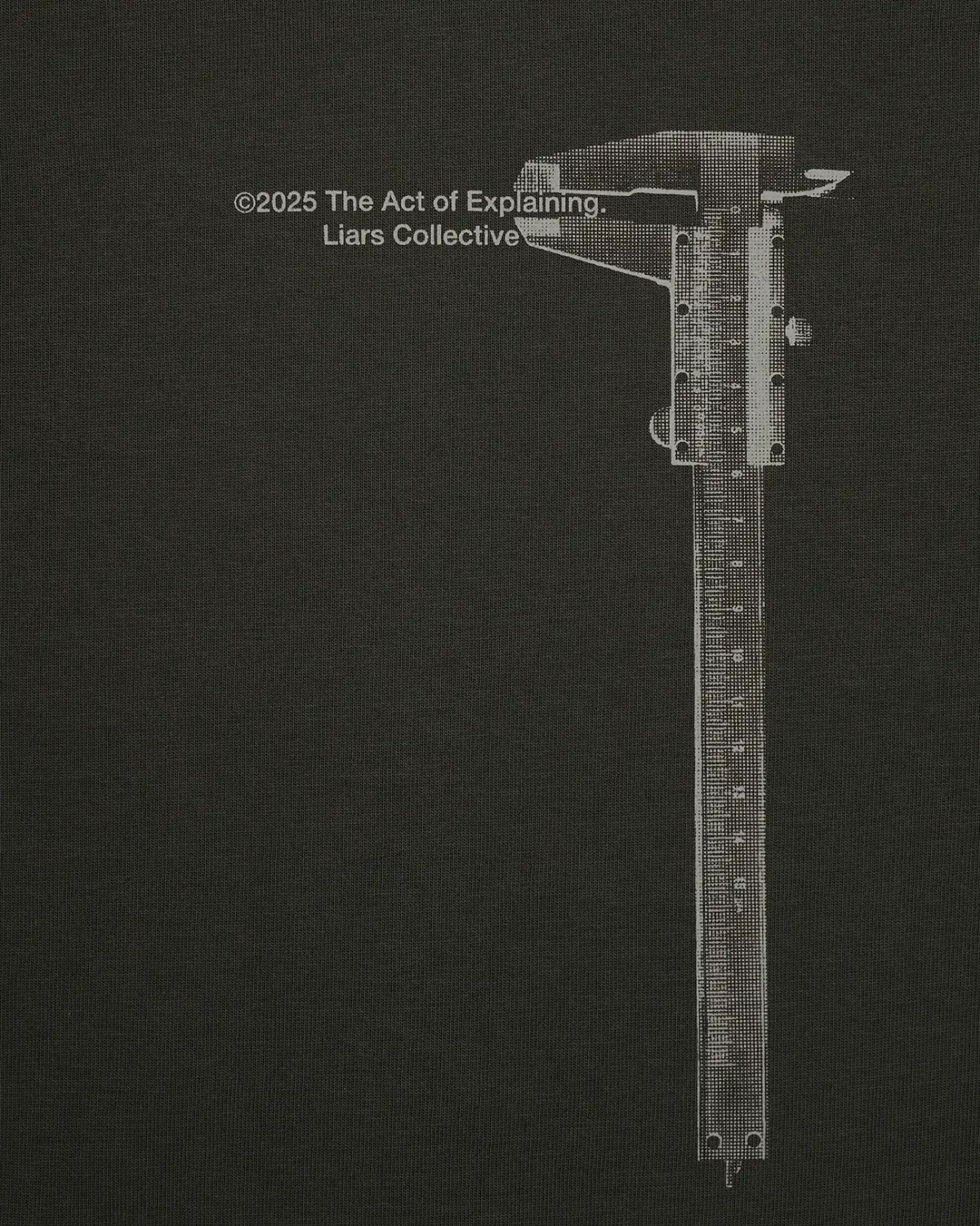 Tee 'The Act of Explaining' Green