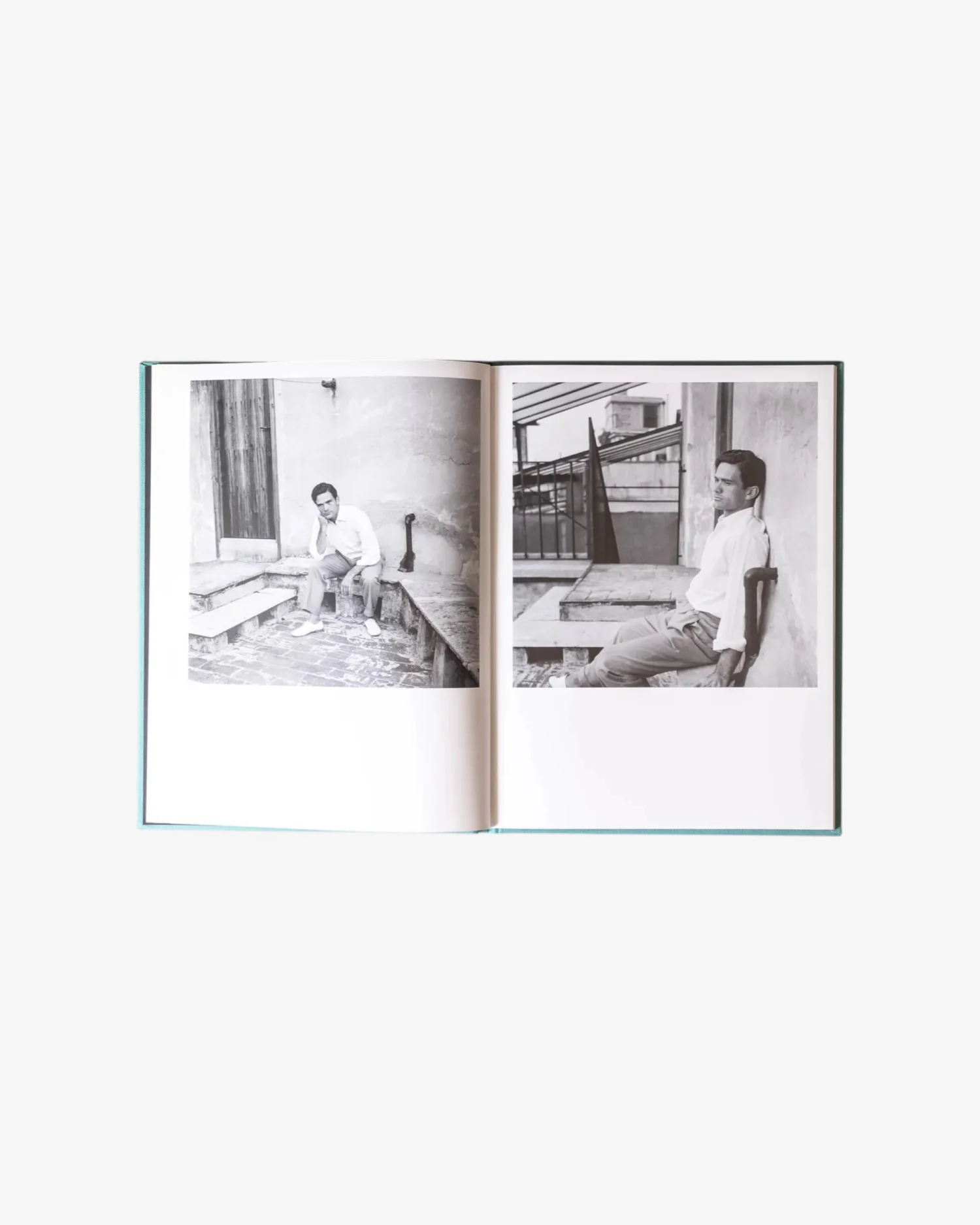 Pasolini acquatico e felice / Pasolini by the water contented