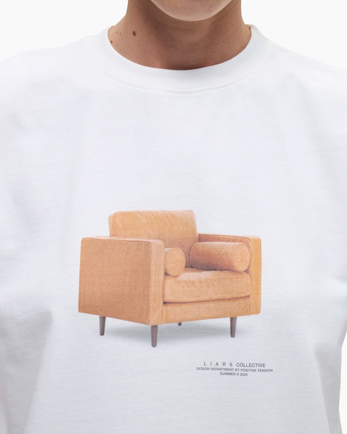 Tee ‘Armchair’ White
