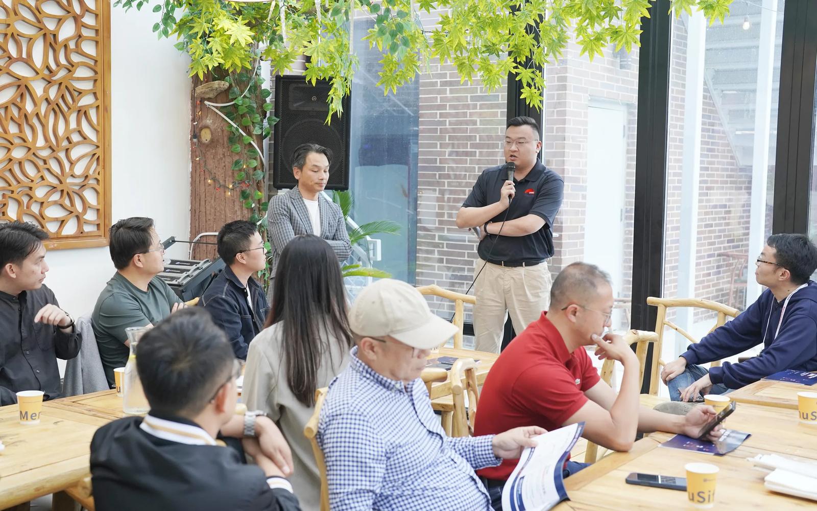 Restaurant owners and industry partners in a working conversation