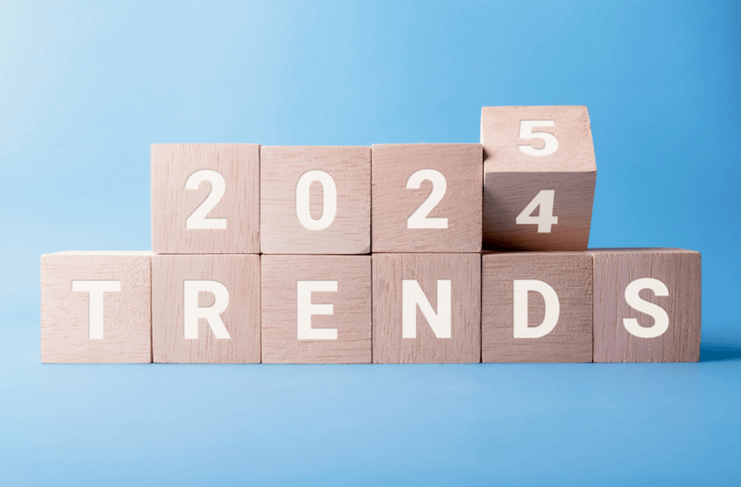 Bricks labeled 2024 transitioning into 2025, symbolizing evolving Employer Branding trends.