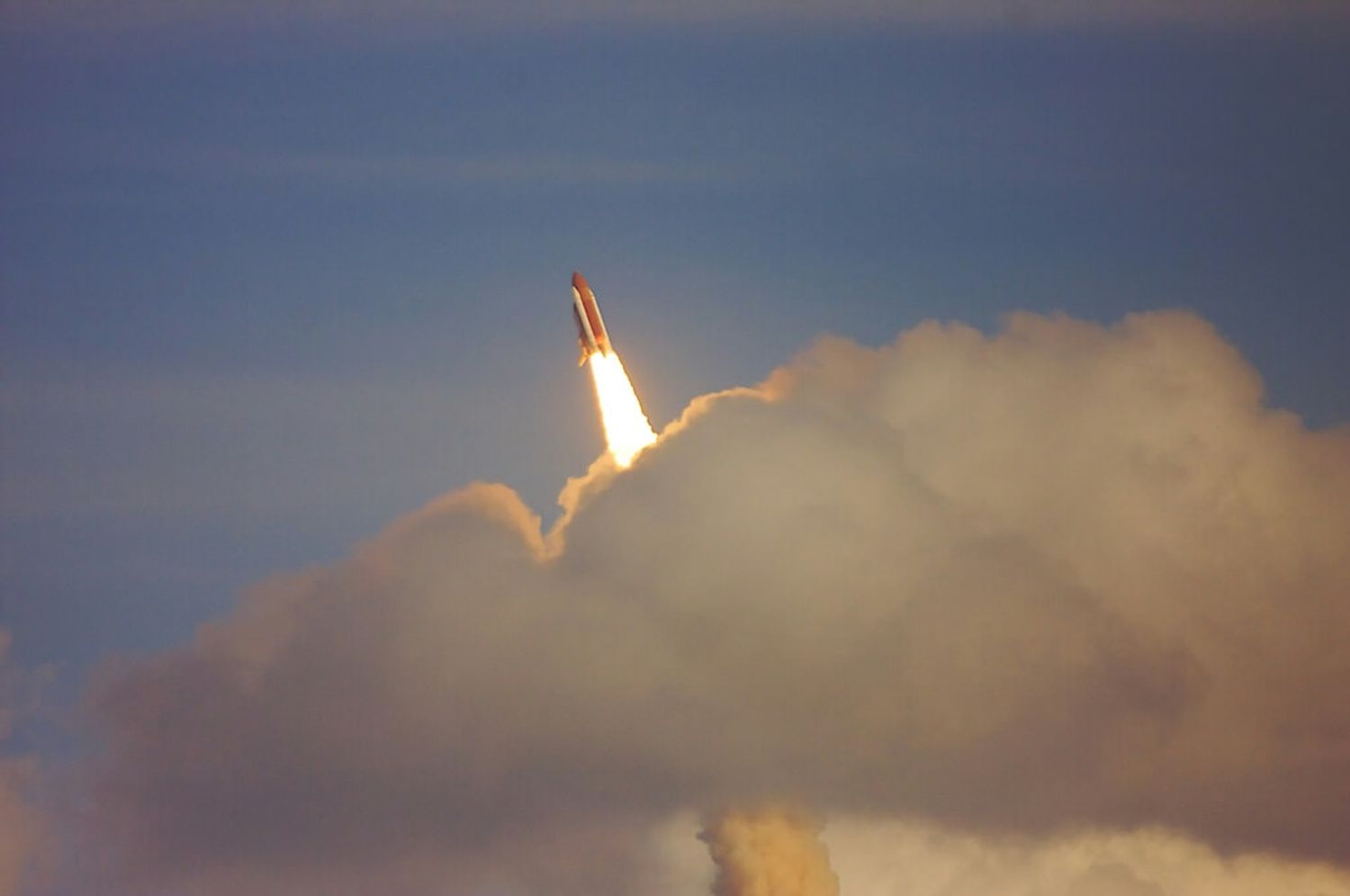 Rocket launching into the sky, symbolizing how to launch a startup on Product Hunt and attract early adopters