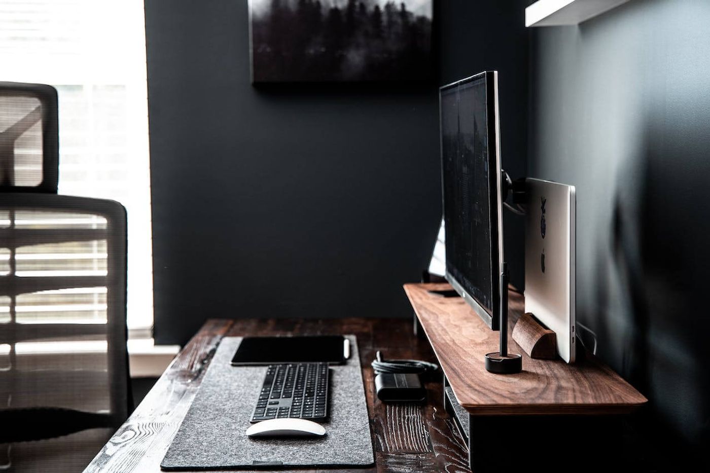 Fundraising as a stealth startup desk
