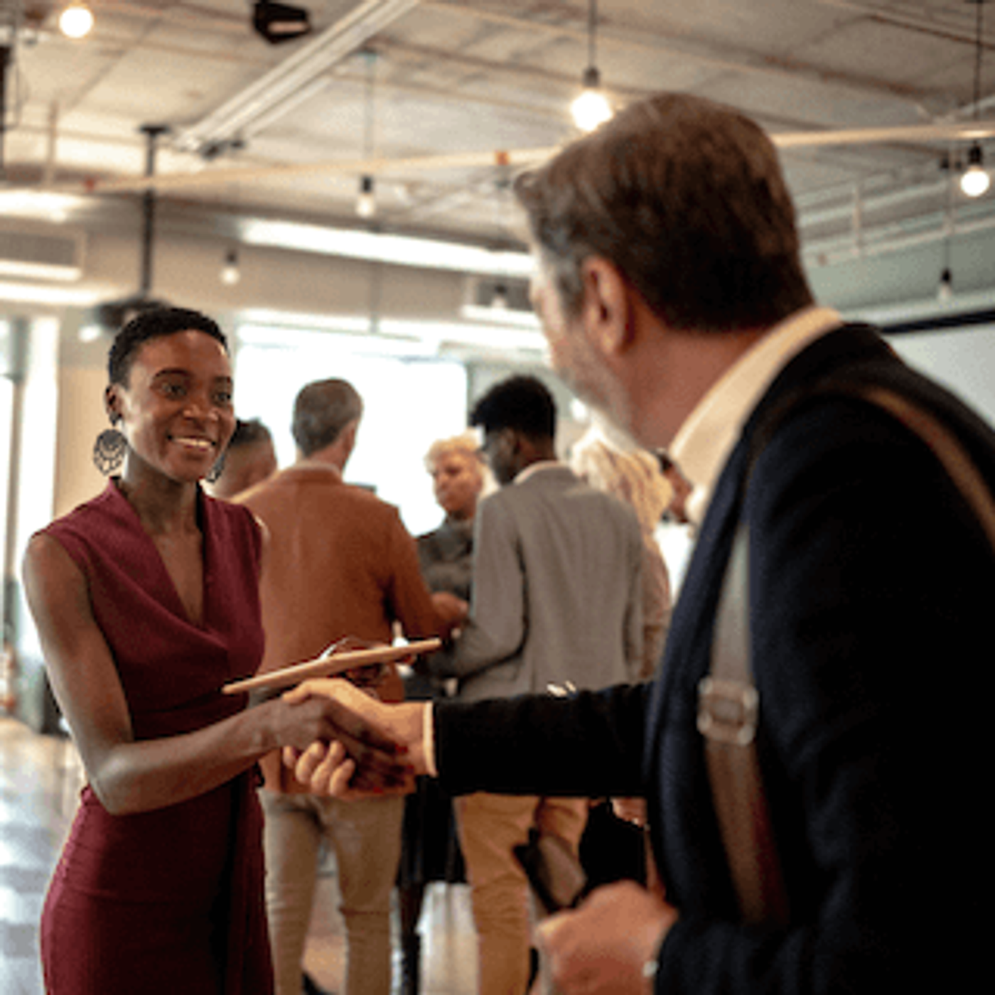How to Network with Investors at an Event
