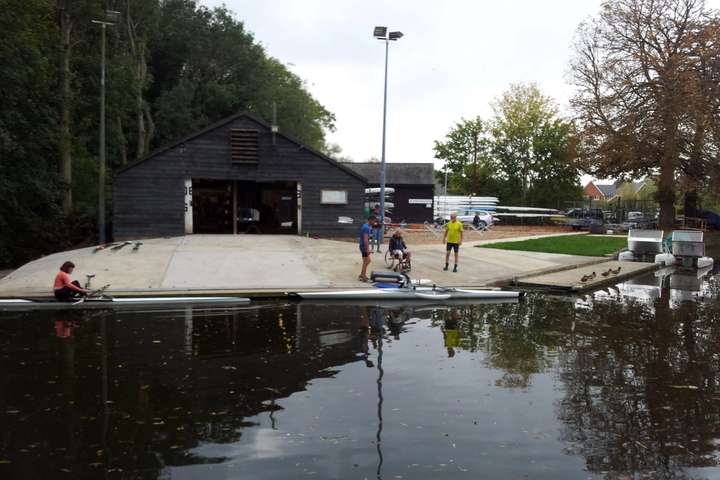 The club facilities on Quay Lane include our 1932 boathouse, recently-rebuilt landing stages, a pleasant grassy area and a clubhouse with changing rooms, catering and a large social area.
