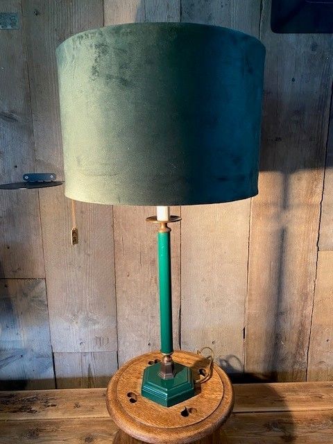 Lamp metaal groen onderstel en groene, fluwele lampenkap