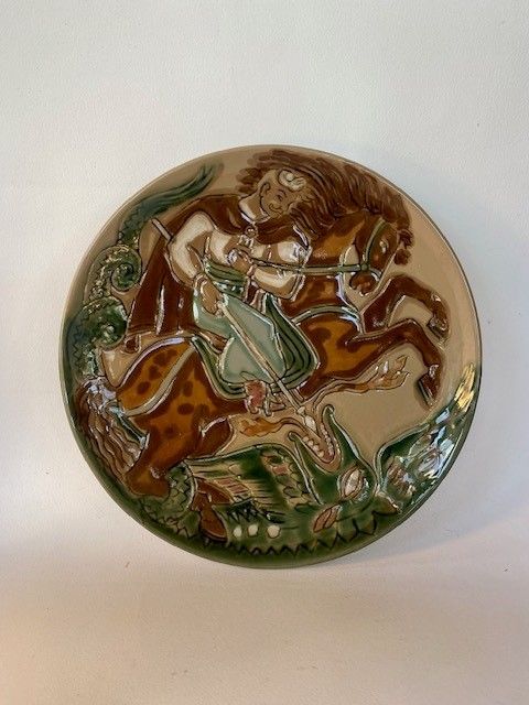 Bord keramiek Joris en de draak