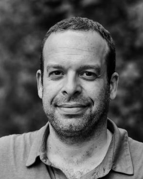 Portrait of Oren Schneider