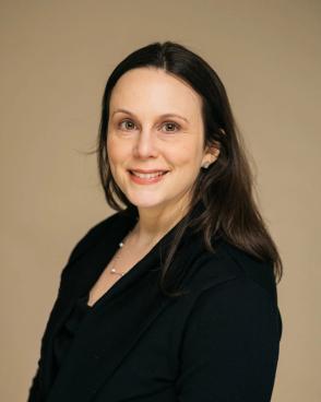 Portrait of Lauren Meyerowitz Port