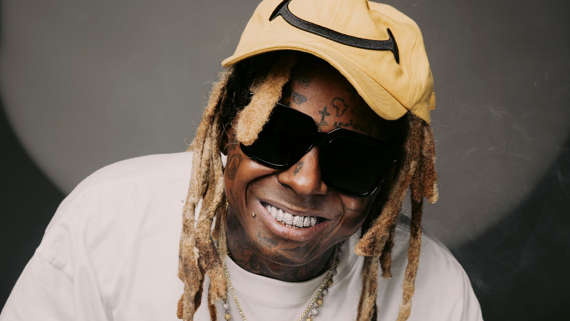 Lil Wayne performing live on the Tha Carter tour