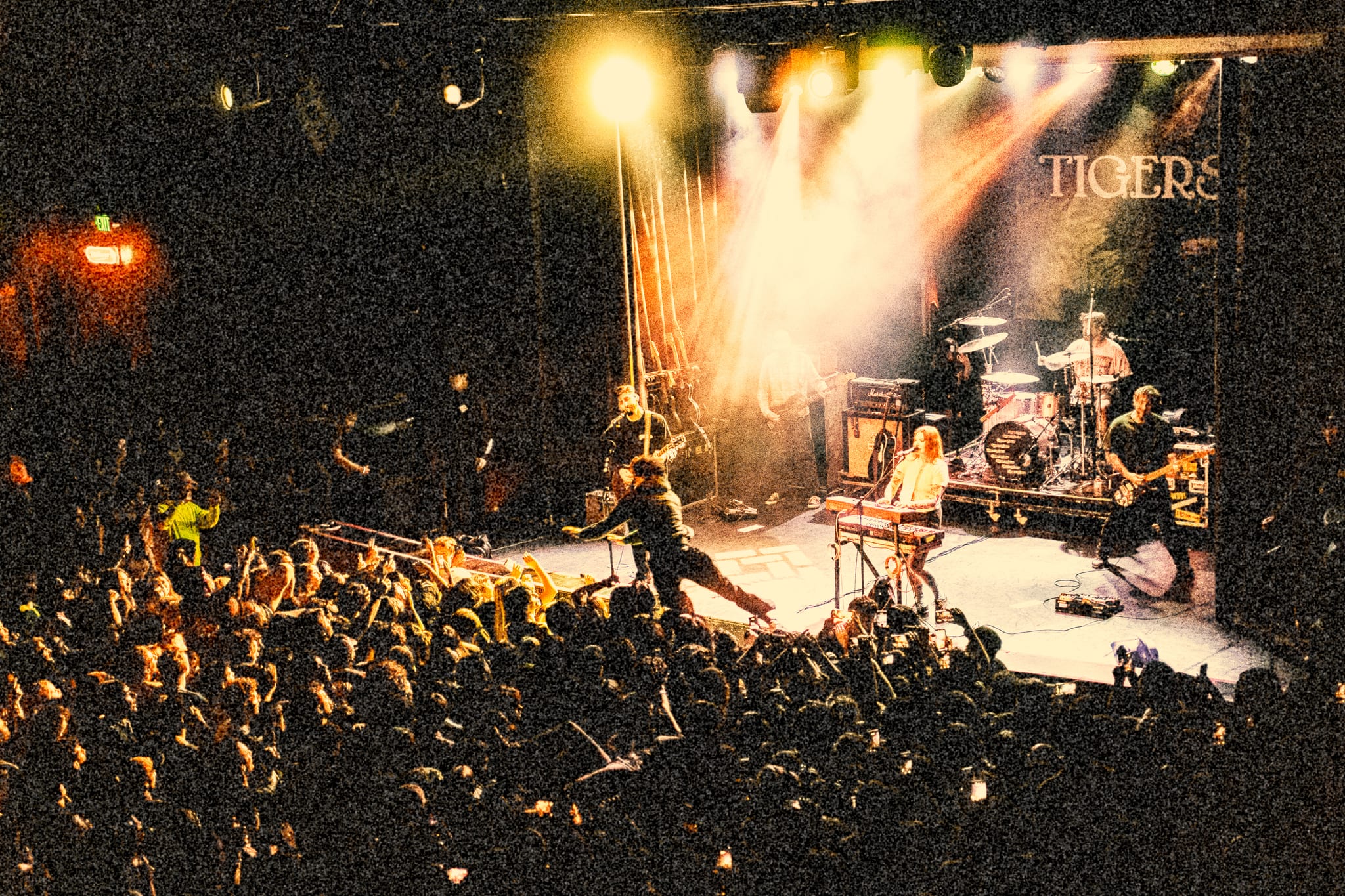 Tigers Jaw at The Observatory in Santa Ana. Photo by Joma Mandocdoc.