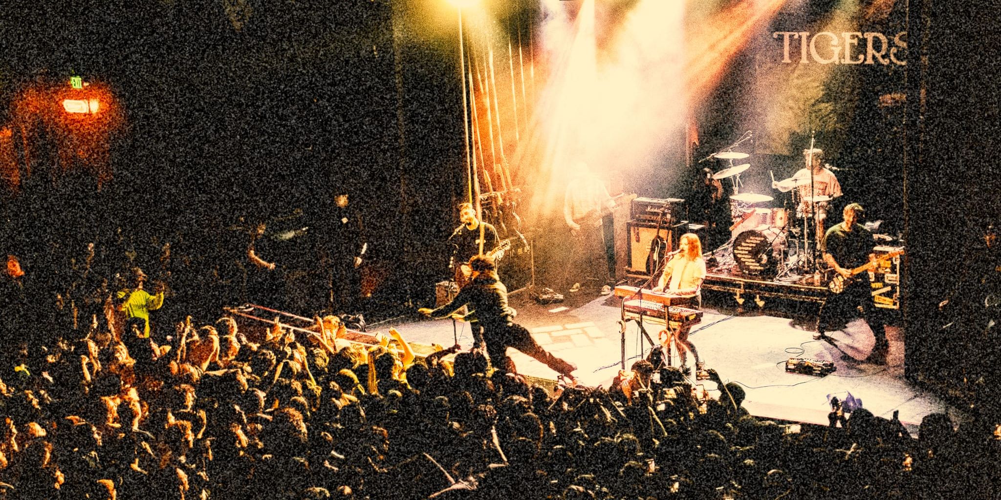 Tigers Jaw at The Observatory in Santa Ana. Photo by Joma Mandocdoc.