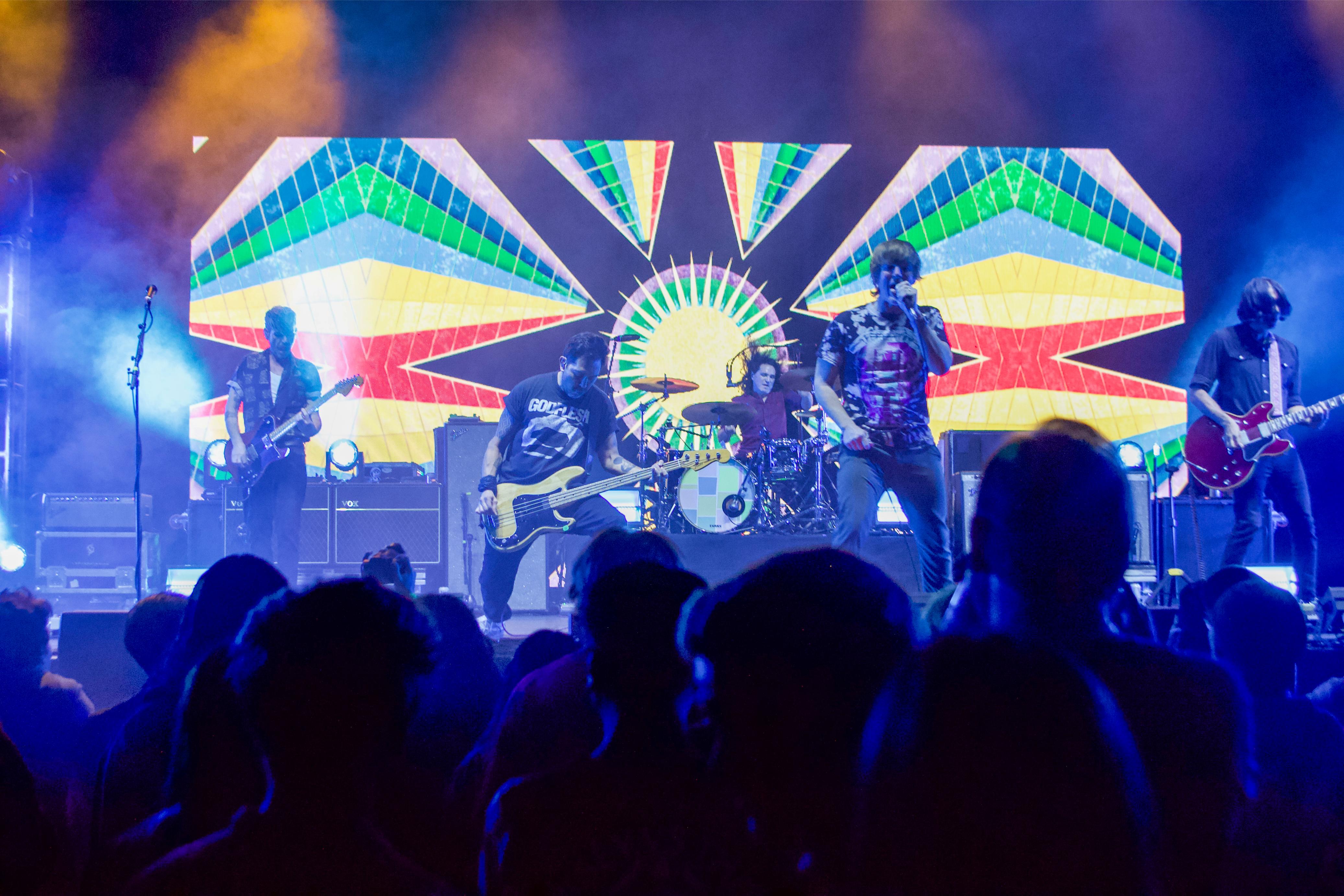 Saves the day los angeles