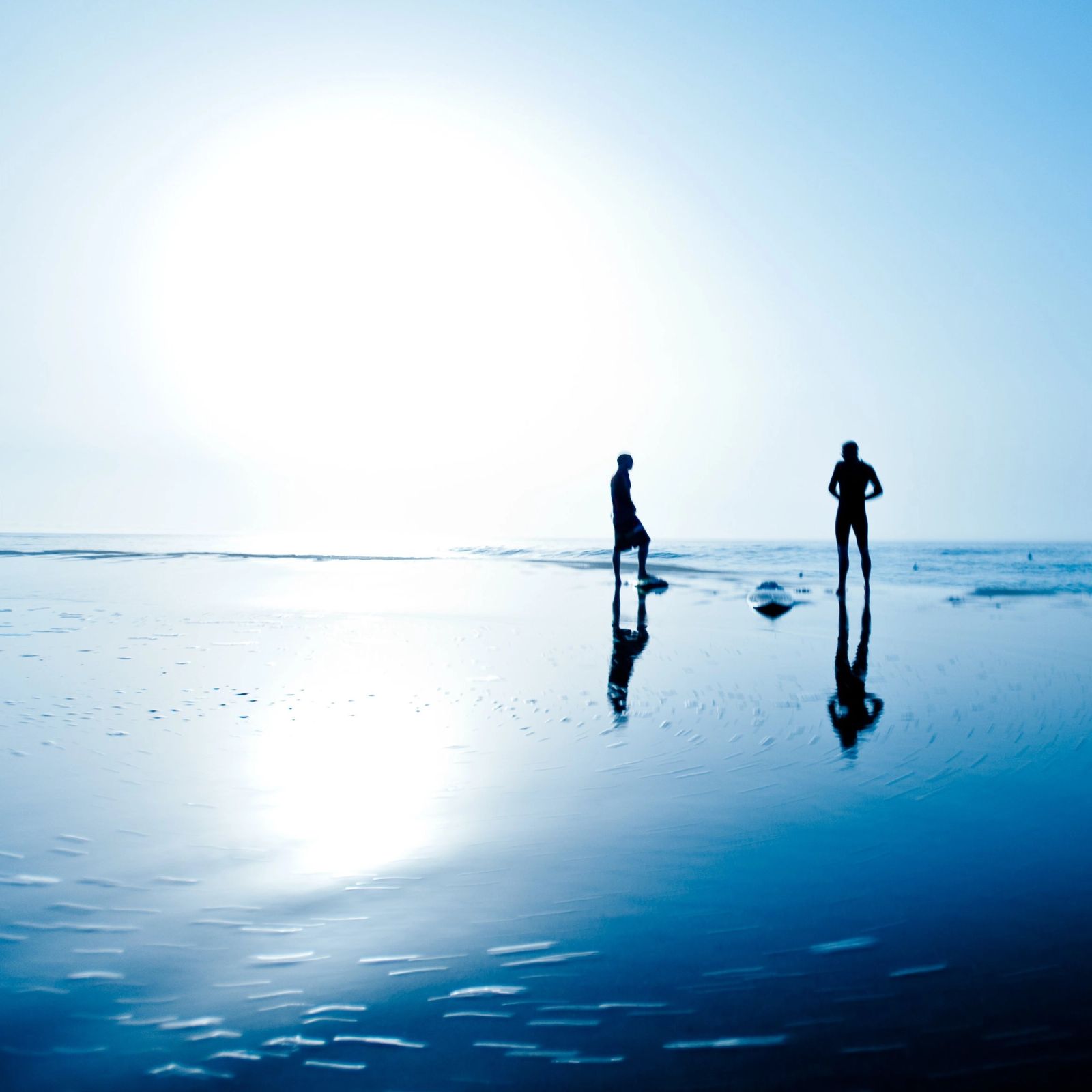 Cronulla Reflection Figures Sun