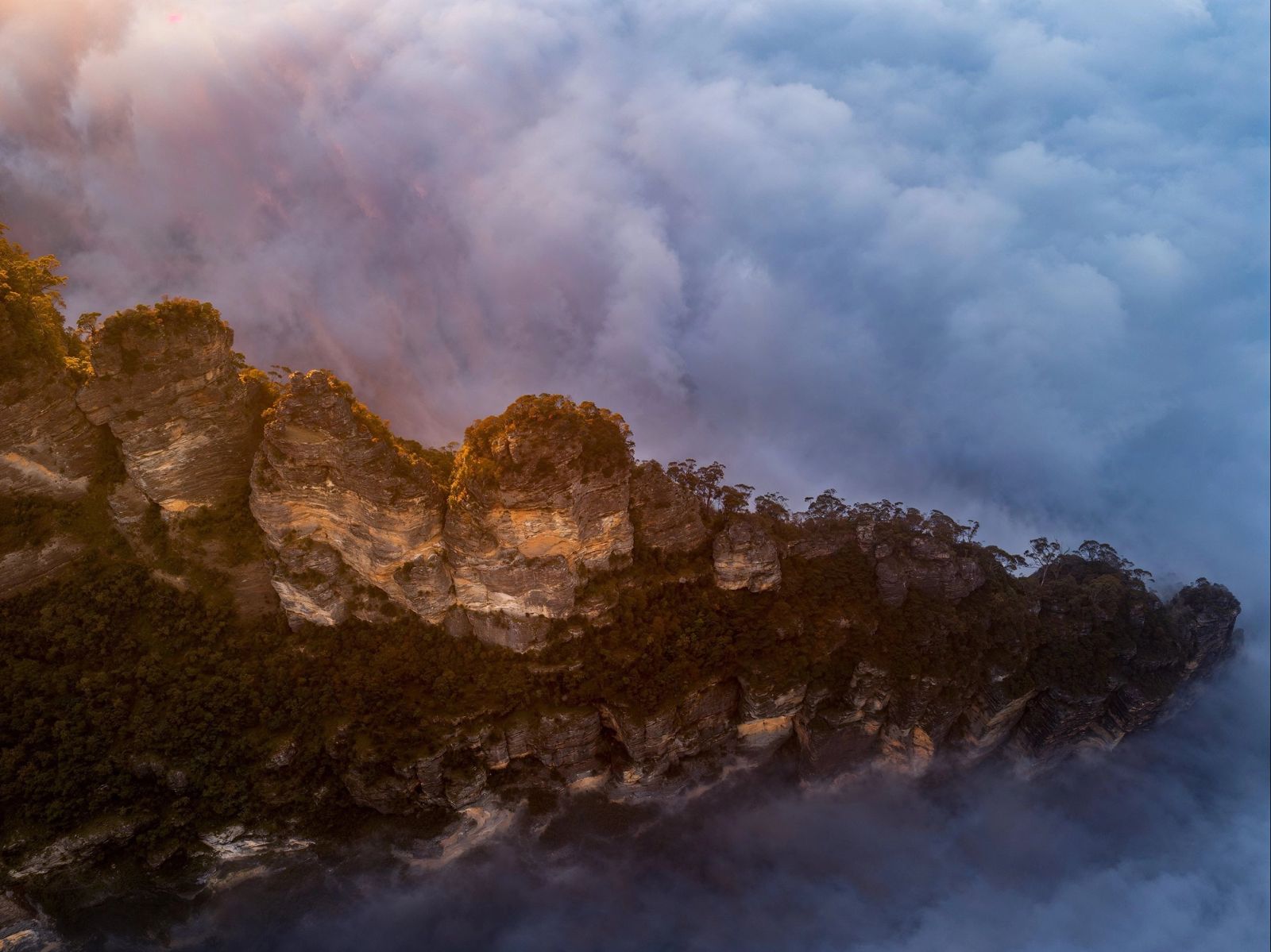 Three Sisters at Dusk, Blue Mountains