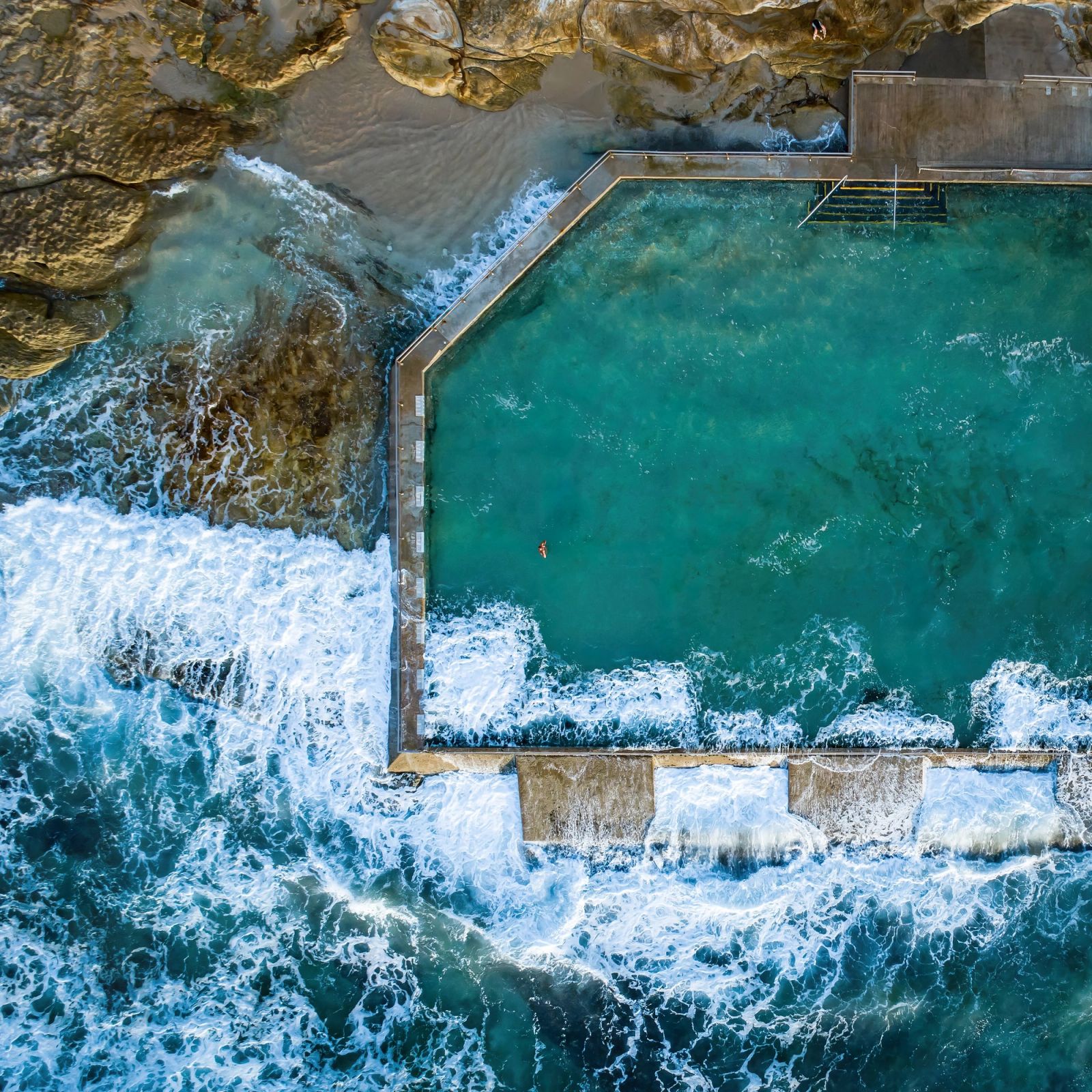 Rock Shelf Pool Aerial