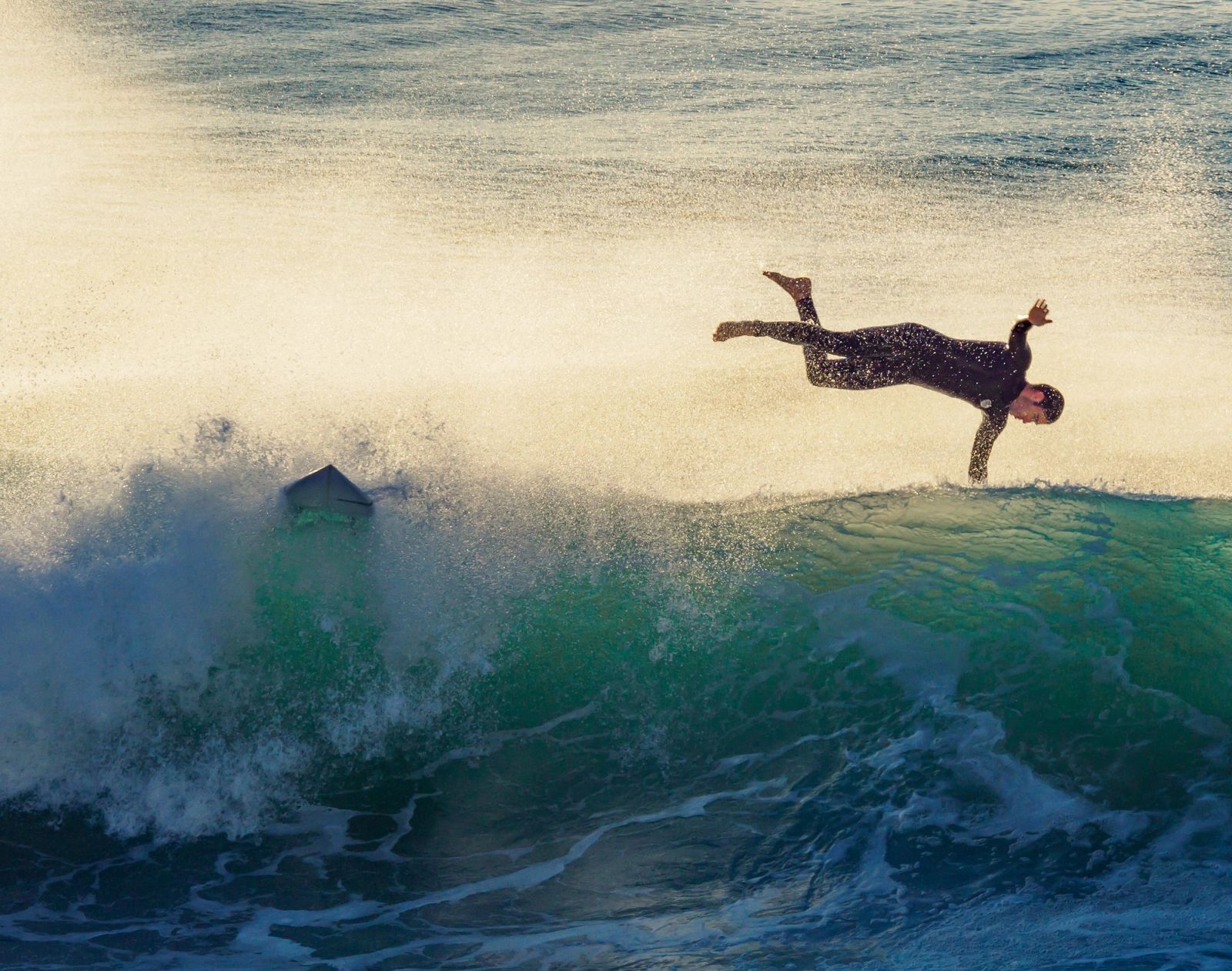Surfer Diving Wave Teal
