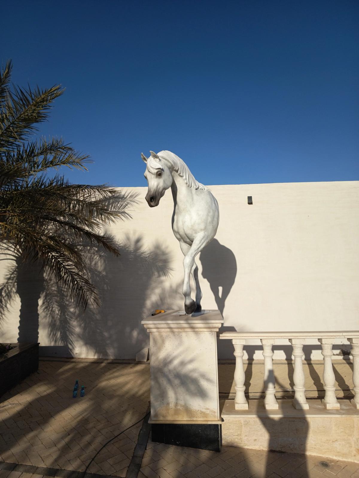 تفاصيل مجسم وجه الحصان العربي الأصيل