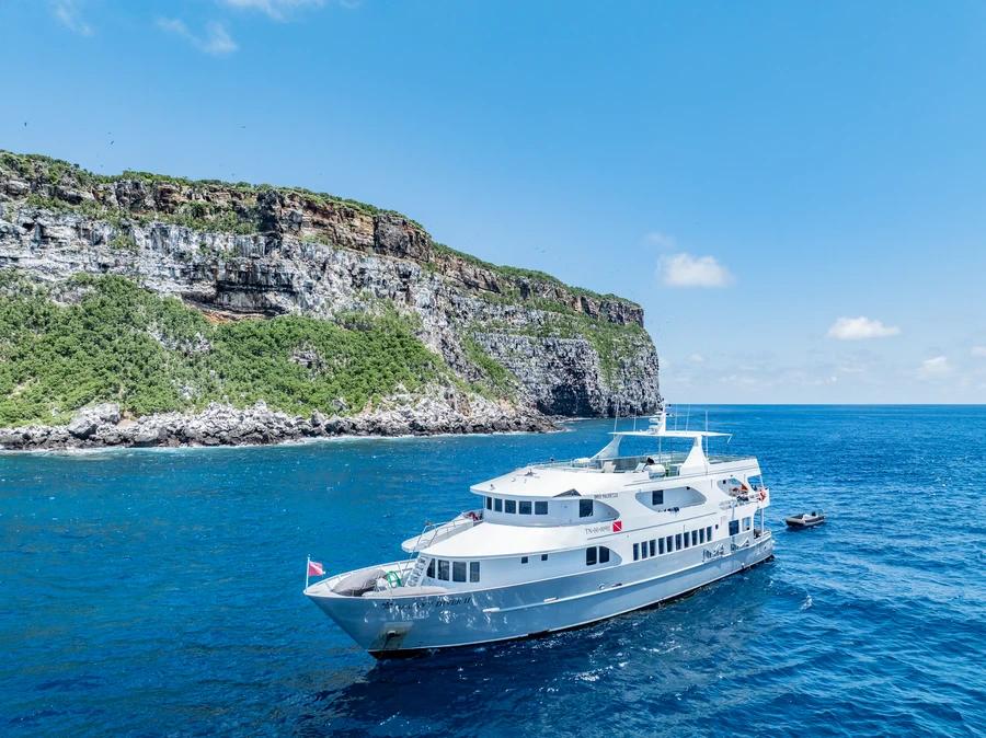 Galaxy Diver II in the Galápagos