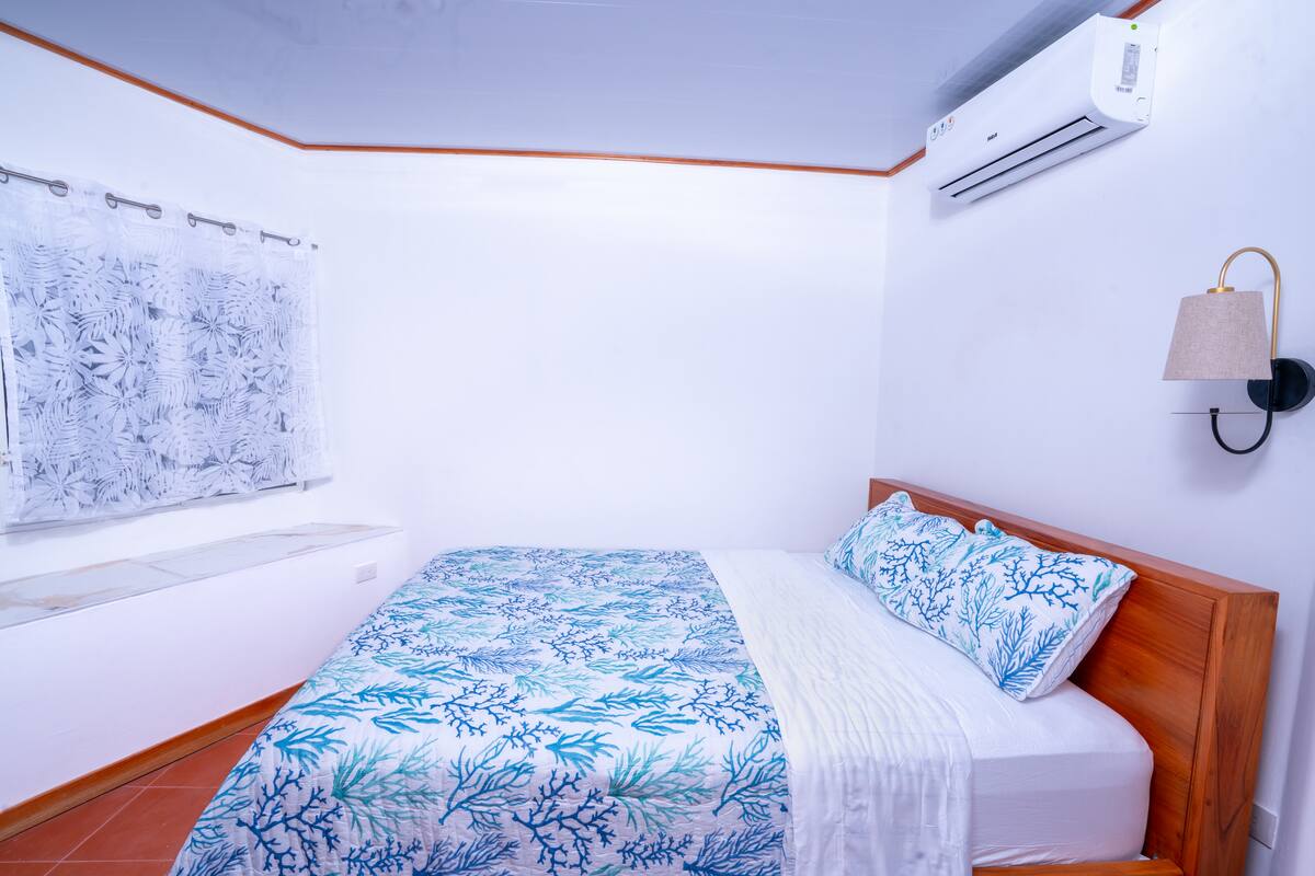Condo Galápagos & Beyond, Condo 5, Bedroom 2