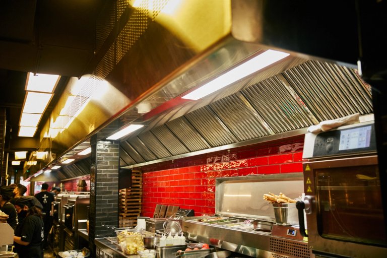 Campana extractora Indok de Morgui en Pura Brasa Platja d'Aro