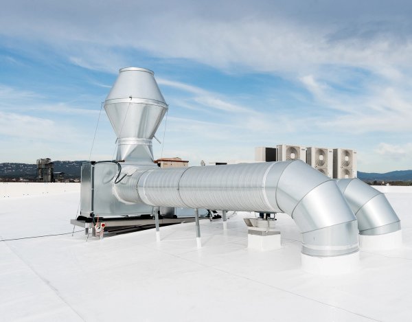 Extracció de fum morgui al König de Blanes