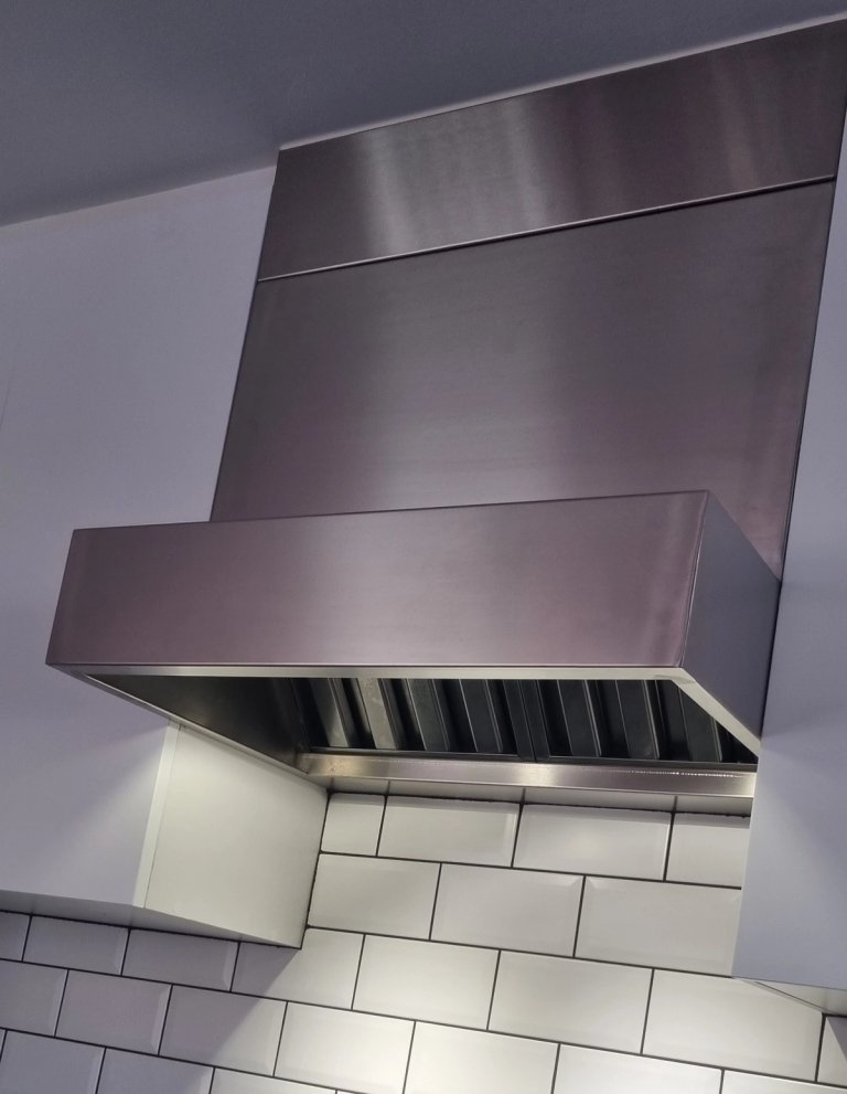 Campana Extractora Doméstica Modelo Sitges de Morgui Instalada