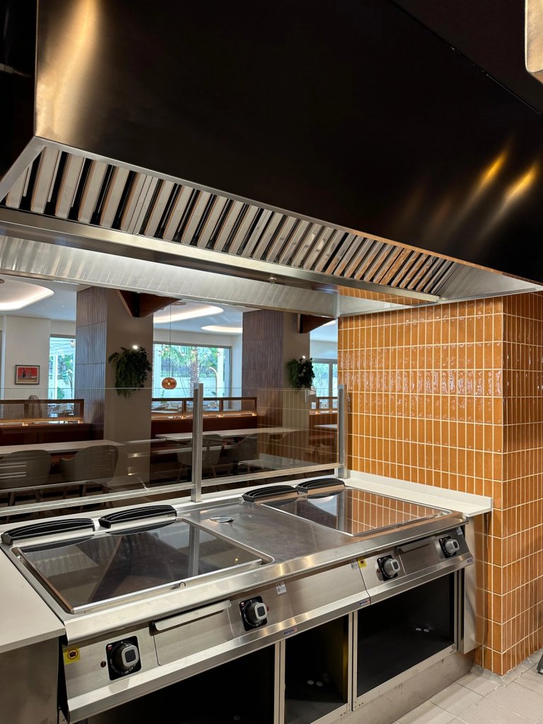 Campana Extractora Modelo Beret Instalada en Hotel Tarragona