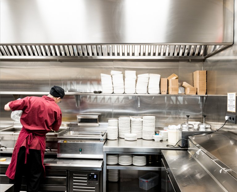 Campana extractora de Morgui al restaurant Konig de Blanes