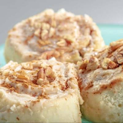 Recipe: Cinnamon Rolls with Fall-Spiced Candied Pecan Topping