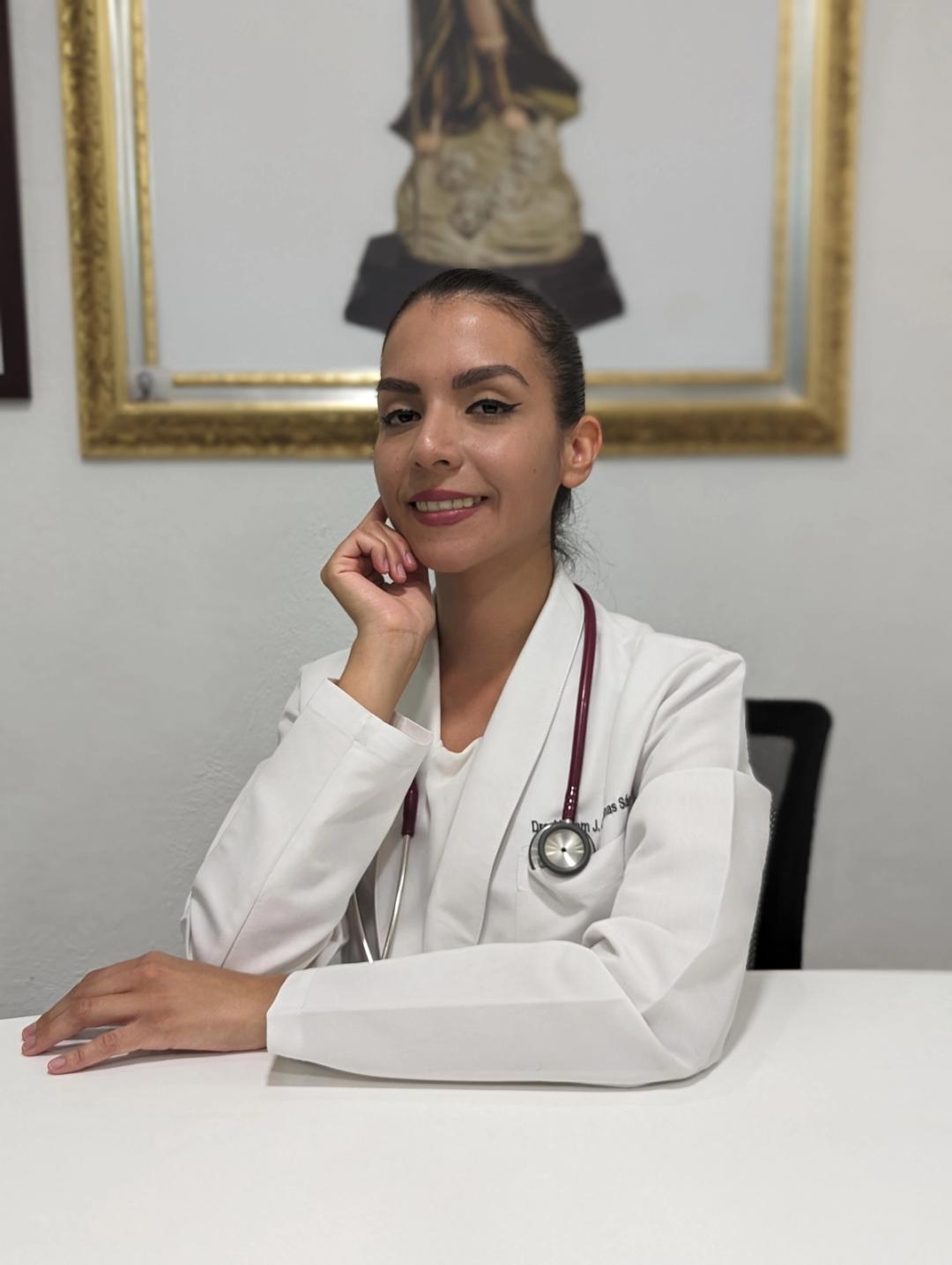 Doctora Myriam Cárdenas especialista en nutrición clínica