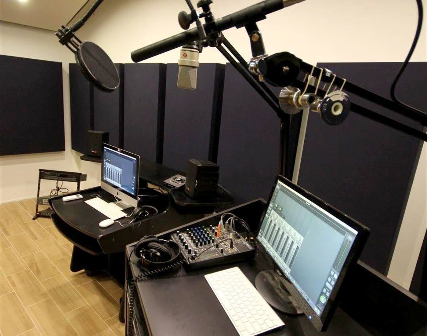 Jonathan Lockwood voiceover studio