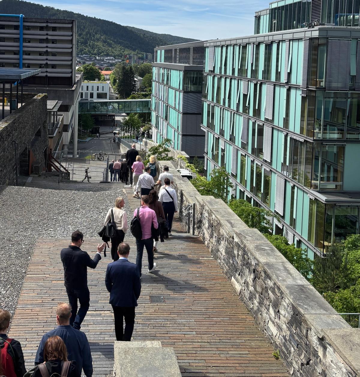 Alle som ville kunne være med på vandring i helseøkolandsbyen i Bergen.