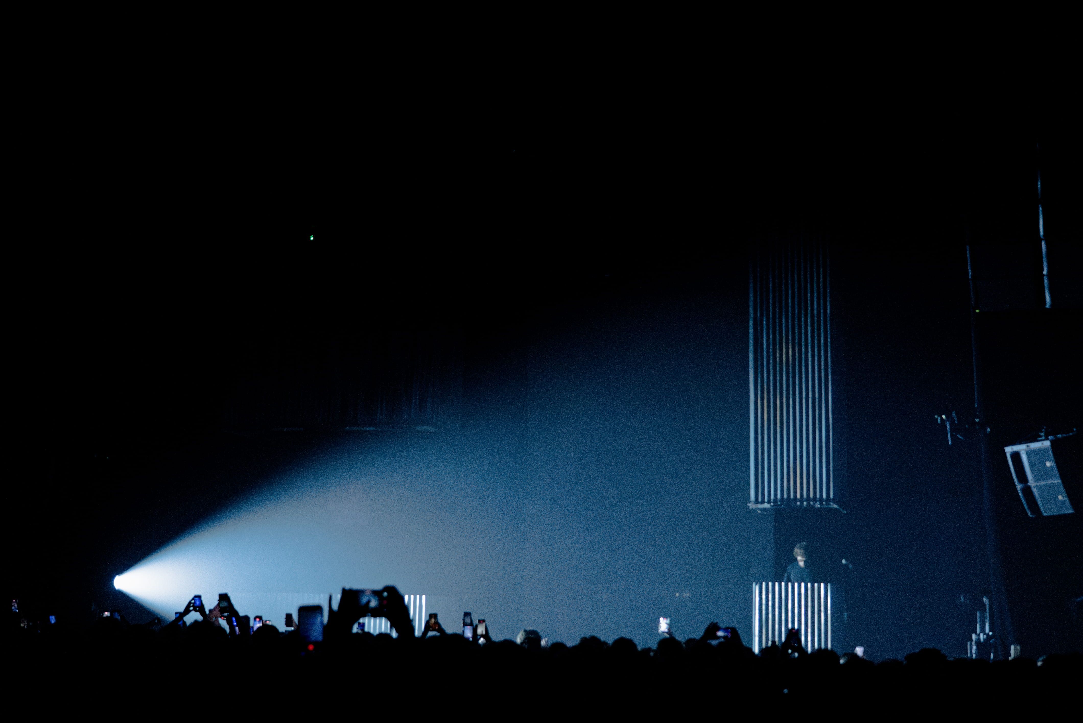 Yvnnis, DND Tour, Rap, Scénographie, Design Lumière, Tôle