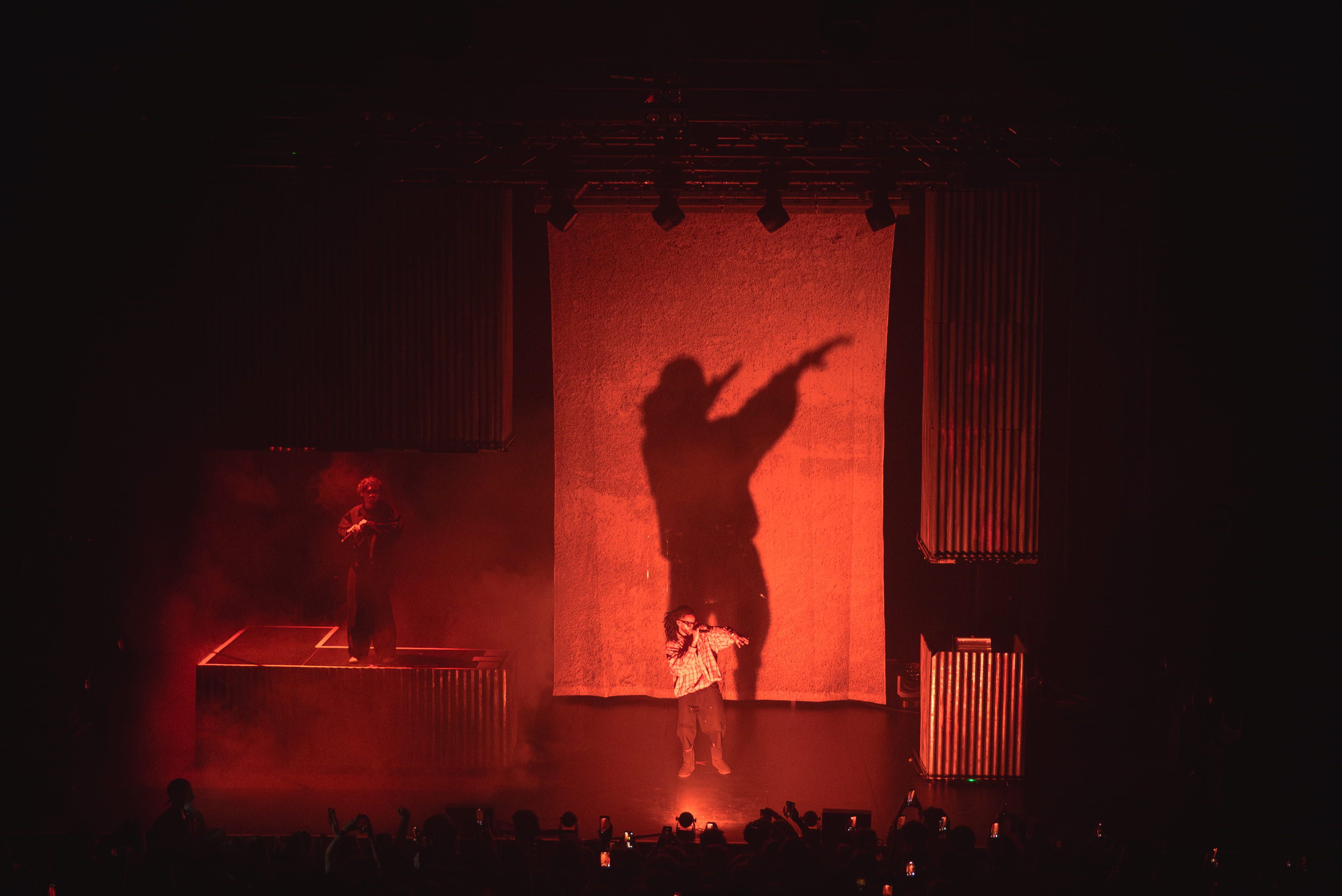 Yvnnis, DND Tour, Rap, Scénographie, Design Lumière, Tôle