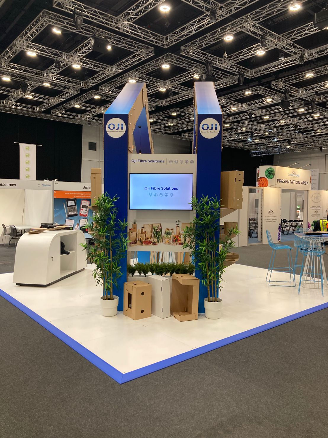 Innovative sustainable packaging display by OjiFS