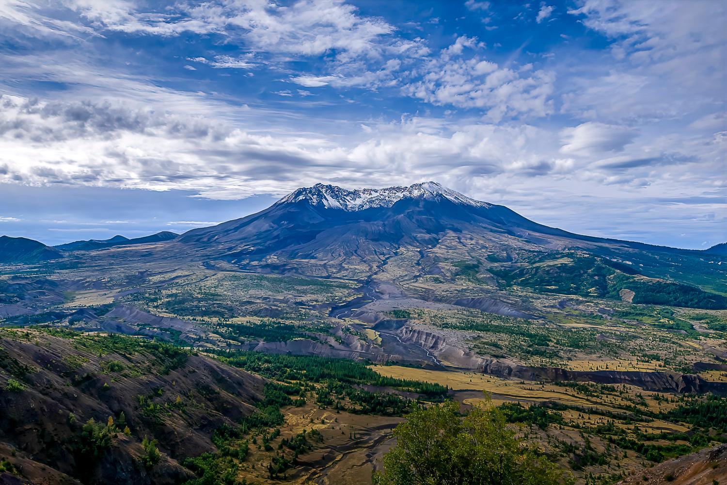 A snow-capped Mount St. Helens in early September. Photo credit Ralf Wiegand