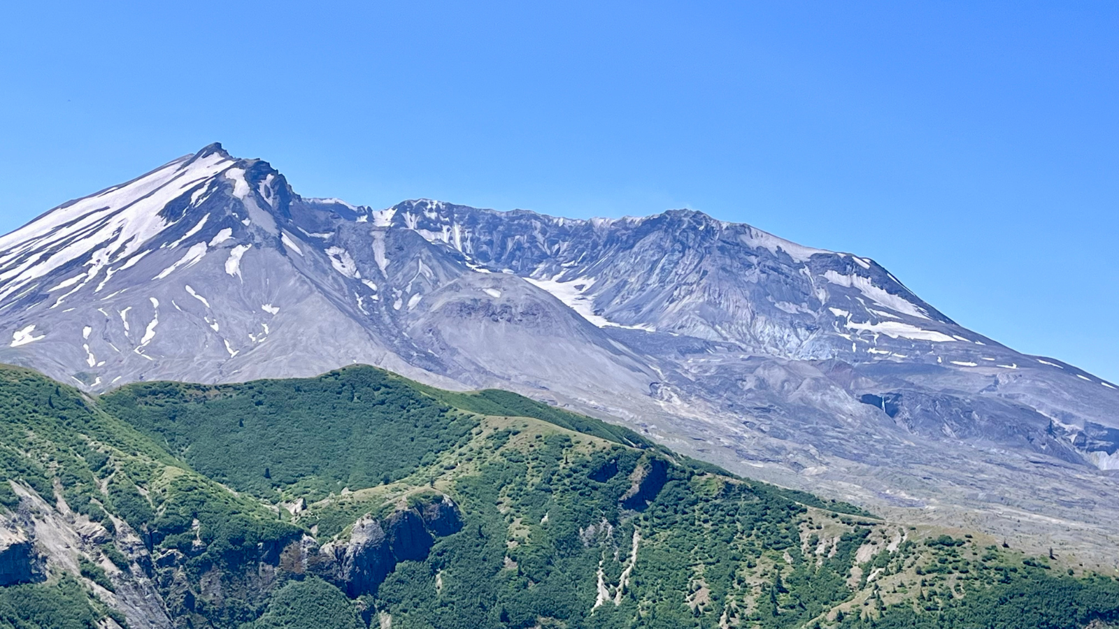 A view into the crater of Mount St. Helens