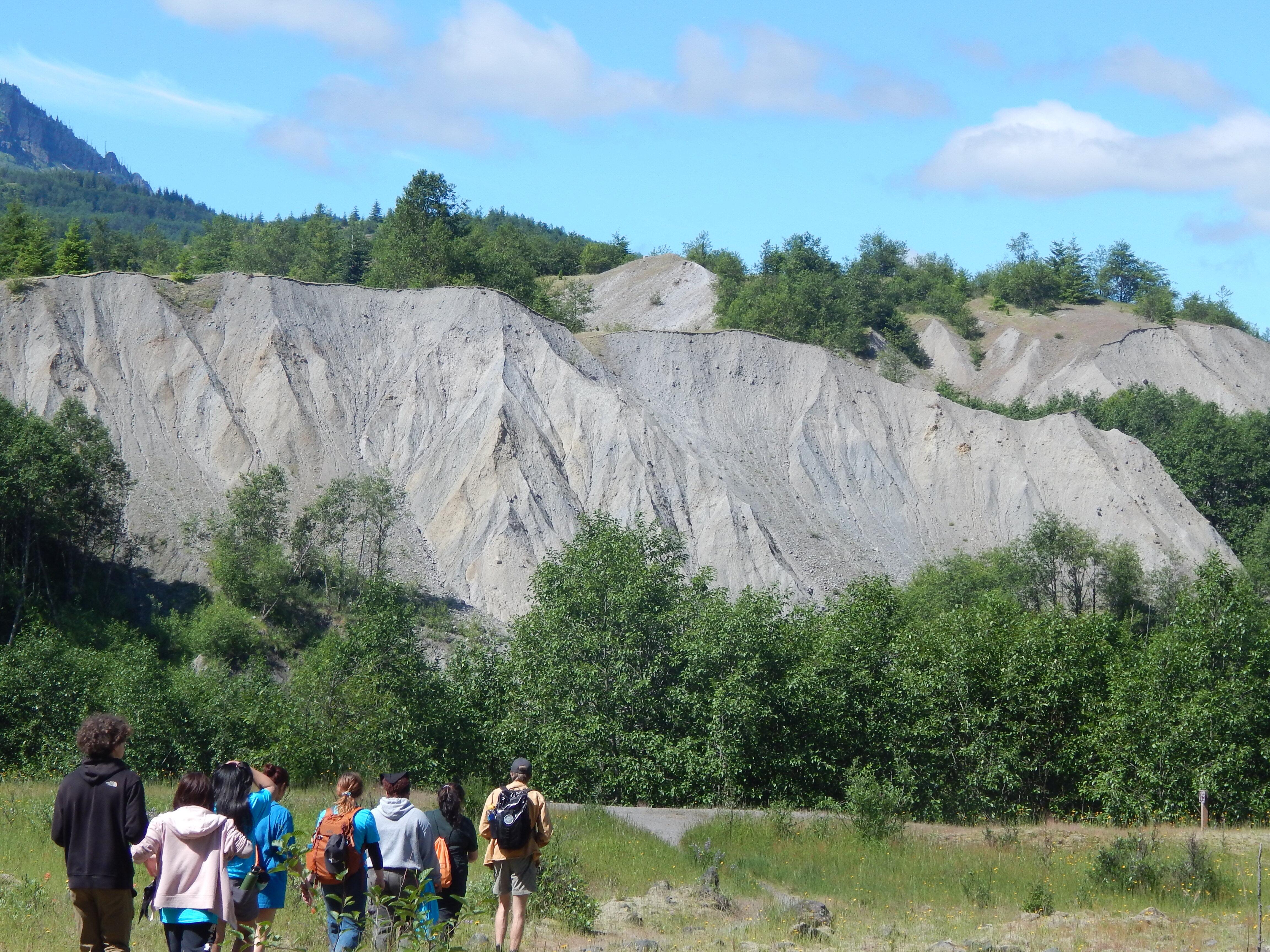 Hikers on the hummocks trail. Photo courtesy Anahi Sanchez.