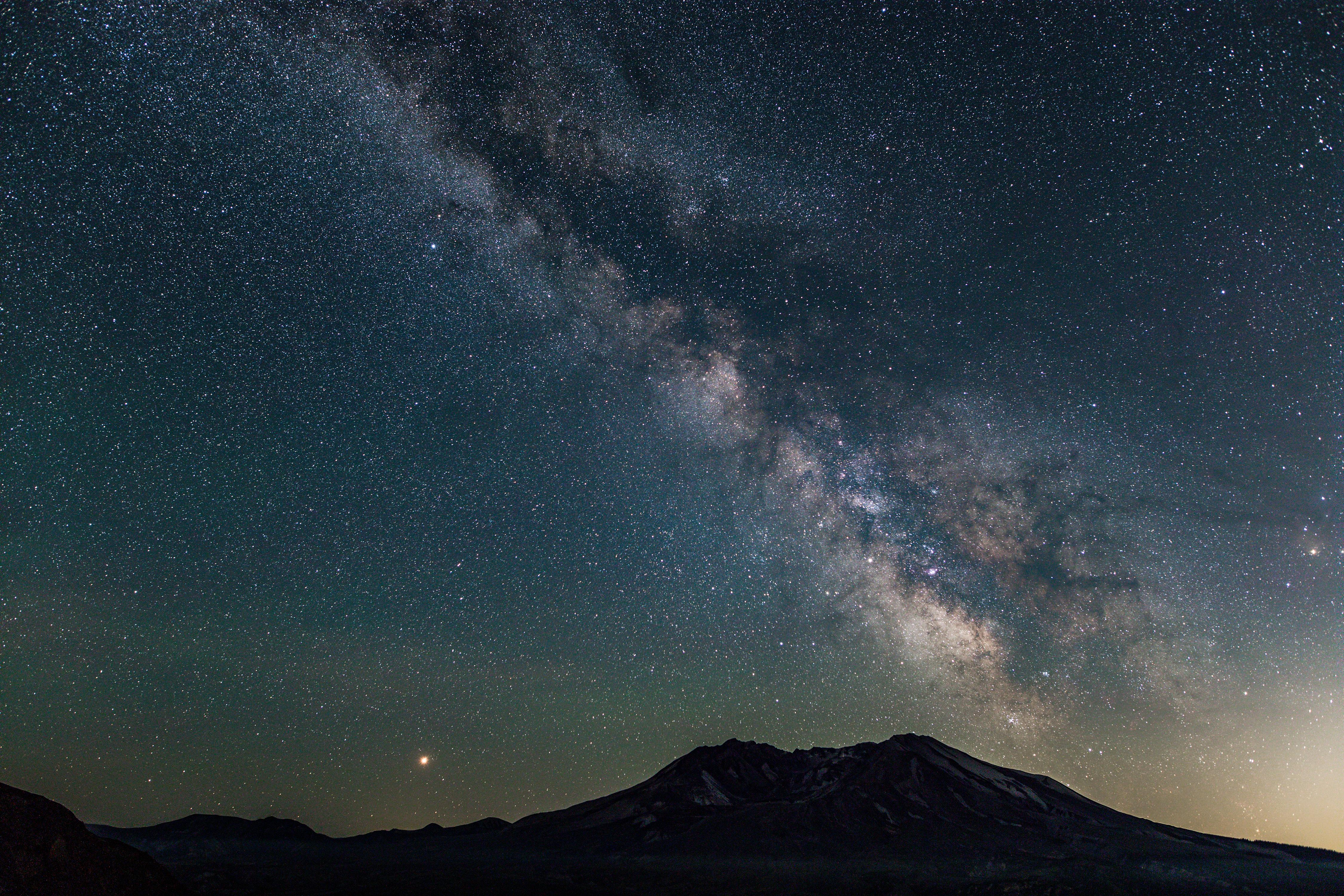 Milky Way over Mount St. Helens, credit: Juan Aguilera