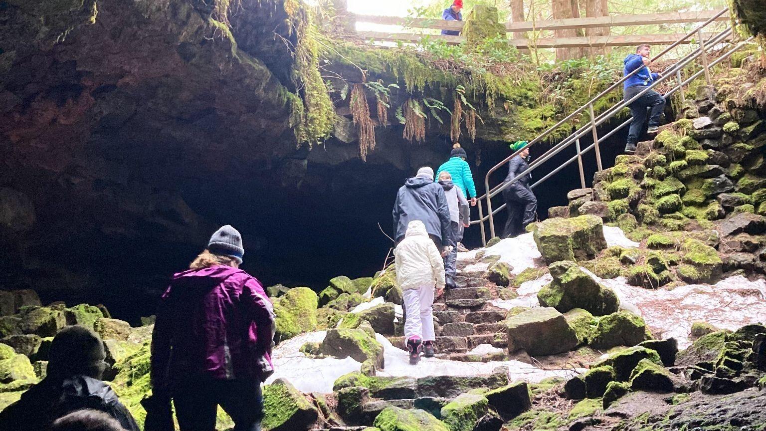 ape cave entrance